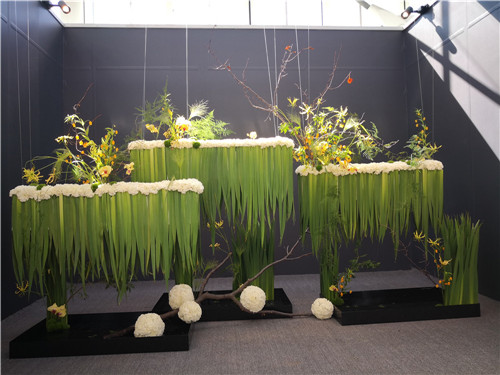 國內外花藝大師同臺獻藝 秦皇島舉辦國際插花藝術展